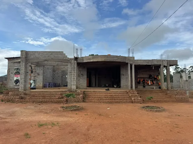 Three veranda modules, a flat slab and brick stairs.